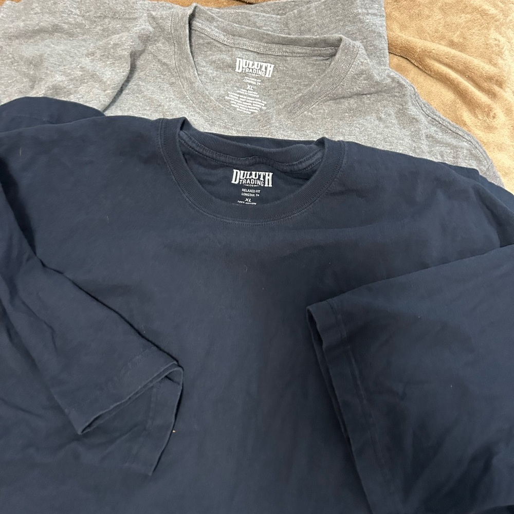 Duluth Trading Co Men's Short Sleeve Tees in Navy and Gray